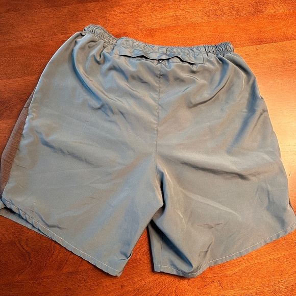 Nike Men’s athletic shorts - Picture 3 of 3